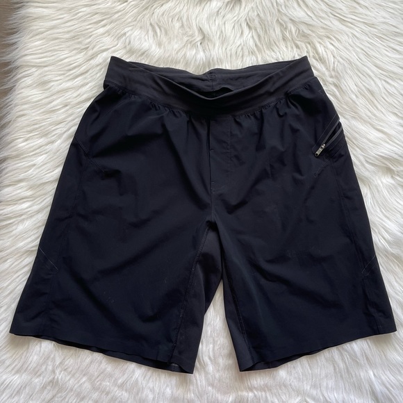 lululemon athletica Other - Lululemon Men’s Black athletic Casual shorts size Large